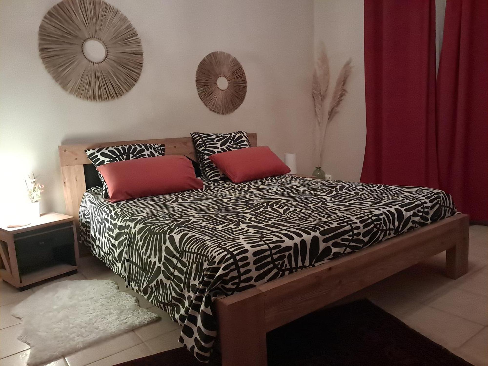 L'Oostaloo Logement De Vacances Usclas-l'Herault Luaran gambar